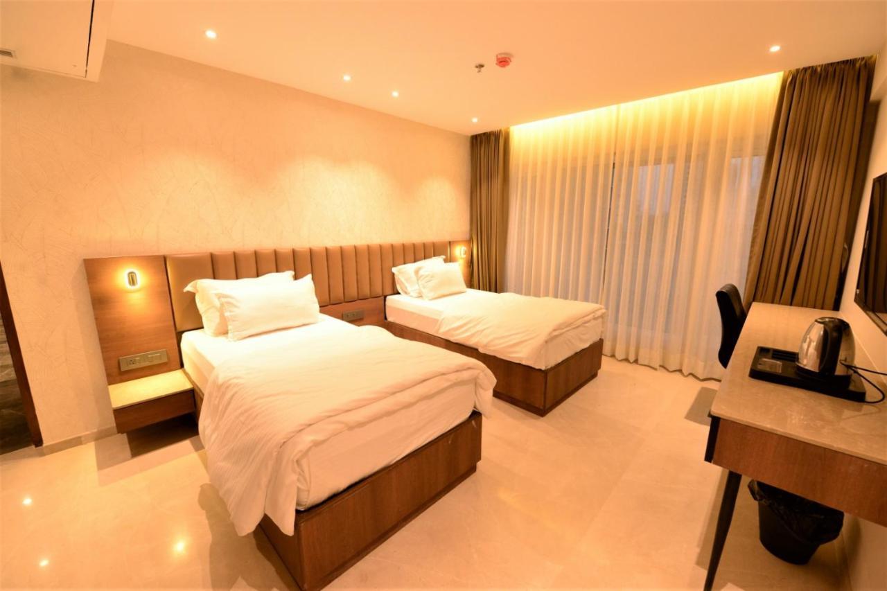 Hotel Anupam Residency Мумбаи Экстерьер фото